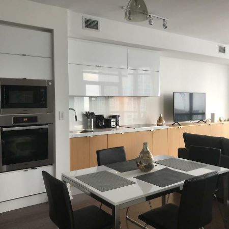 Toronto Downtown Luxurious Stylish 3 Bedroom 3 Bath 2 Balconies Near Rogers Centre Lakeview Condo Buitenkant foto