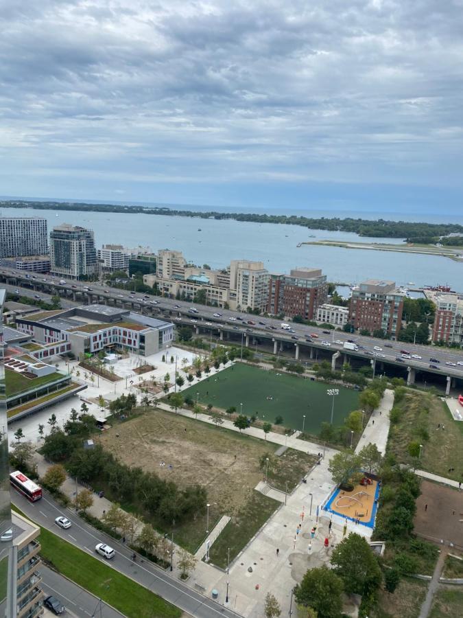 Toronto Downtown Luxurious Stylish 3 Bedroom 3 Bath 2 Balconies Near Rogers Centre Lakeview Condo Buitenkant foto