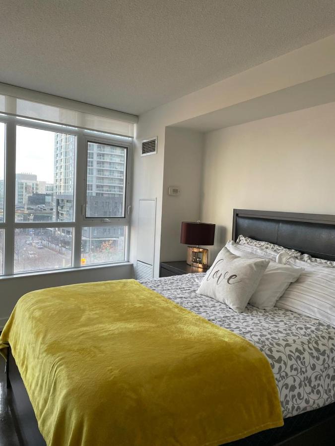 Toronto Downtown Luxurious Stylish 3 Bedroom 3 Bath 2 Balconies Near Rogers Centre Lakeview Condo Buitenkant foto