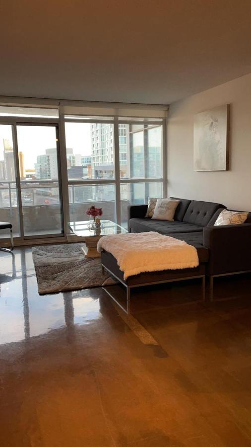 Toronto Downtown Luxurious Stylish 3 Bedroom 3 Bath 2 Balconies Near Rogers Centre Lakeview Condo Buitenkant foto