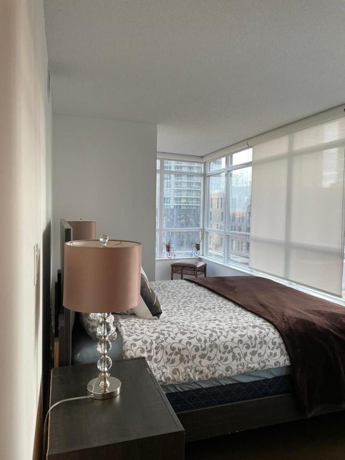 Toronto Downtown Luxurious Stylish 3 Bedroom 3 Bath 2 Balconies Near Rogers Centre Lakeview Condo Buitenkant foto