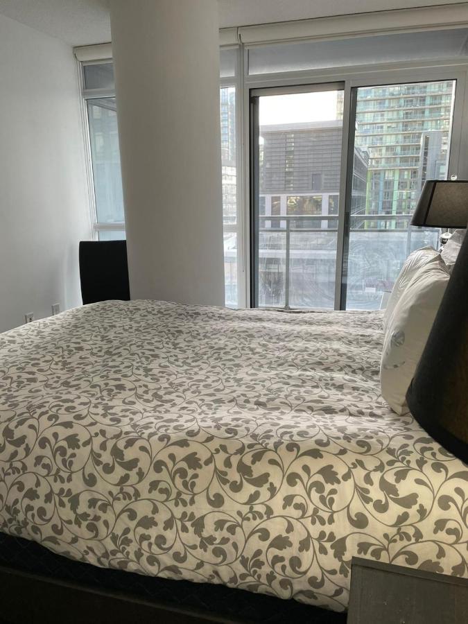 Toronto Downtown Luxurious Stylish 3 Bedroom 3 Bath 2 Balconies Near Rogers Centre Lakeview Condo Buitenkant foto