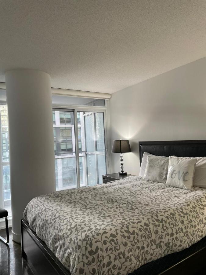 Toronto Downtown Luxurious Stylish 3 Bedroom 3 Bath 2 Balconies Near Rogers Centre Lakeview Condo Buitenkant foto