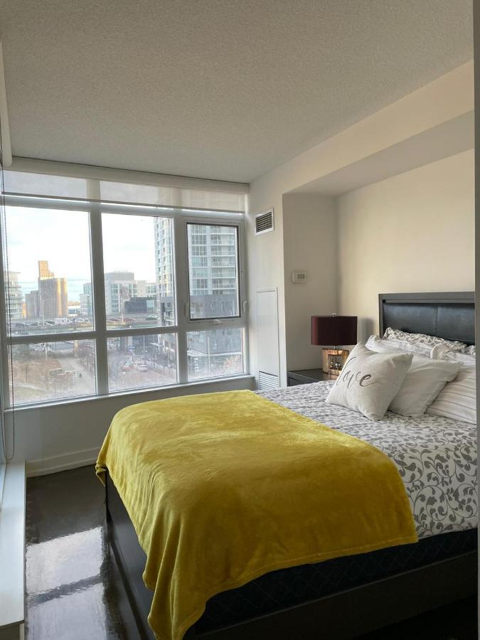 Toronto Downtown Luxurious Stylish 3 Bedroom 3 Bath 2 Balconies Near Rogers Centre Lakeview Condo Buitenkant foto