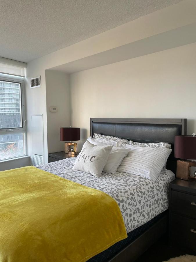 Toronto Downtown Luxurious Stylish 3 Bedroom 3 Bath 2 Balconies Near Rogers Centre Lakeview Condo Buitenkant foto