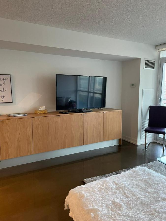 Toronto Downtown Luxurious Stylish 3 Bedroom 3 Bath 2 Balconies Near Rogers Centre Lakeview Condo Buitenkant foto