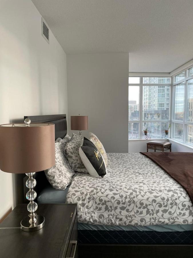 Toronto Downtown Luxurious Stylish 3 Bedroom 3 Bath 2 Balconies Near Rogers Centre Lakeview Condo Buitenkant foto