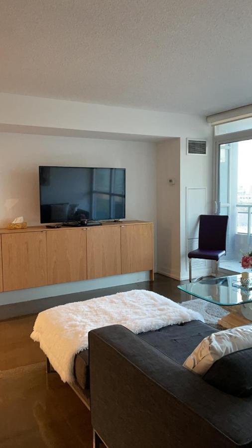 Toronto Downtown Luxurious Stylish 3 Bedroom 3 Bath 2 Balconies Near Rogers Centre Lakeview Condo Buitenkant foto