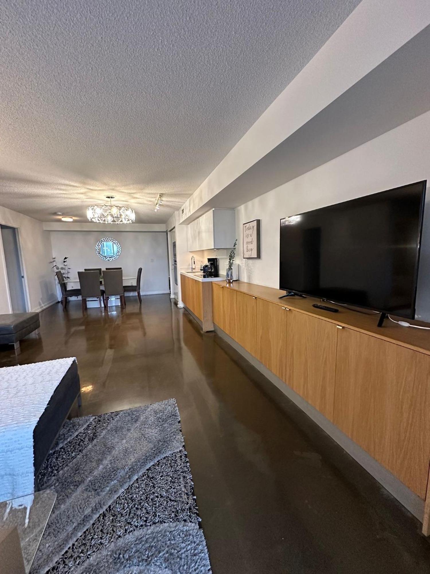 Toronto Downtown Luxurious Stylish 3 Bedroom 3 Bath 2 Balconies Near Rogers Centre Lakeview Condo Buitenkant foto