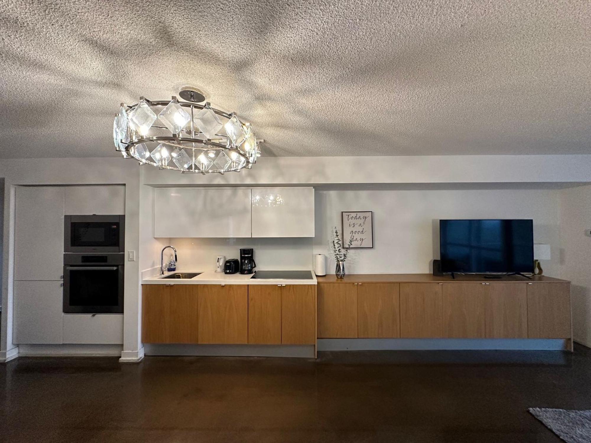 Toronto Downtown Luxurious Stylish 3 Bedroom 3 Bath 2 Balconies Near Rogers Centre Lakeview Condo Buitenkant foto